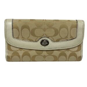 Vintage Coach Logo “C” Wallet clutch